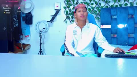 Snapshot of gurxxxt chatting on January 18, 4:42 pm Hakim online show from January 18, 4:42 pm