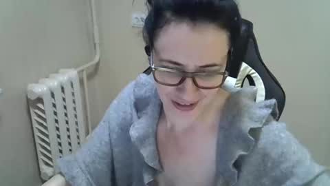 GusumAh online show from March 6, 6:26 pm