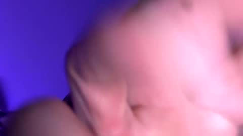 Snapshot of guttsy6_9 chatting on December 27, 10:45 am guttsy6_9 online show from December 27, 10:45 am