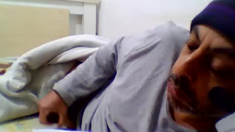 Snapshot of guty50 chatting on June 19, 4:06 am guty50 online show from June 19, 4:06 am