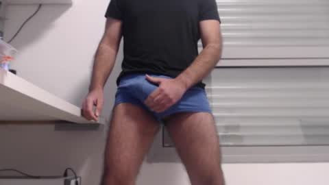 Snapshot of guy11guy chatting on February 23, 5:18 pm guy11guy online show from February 23, 5:18 pm