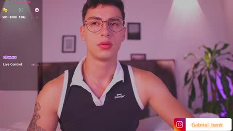 Snapshot of guy_twinks chatting on August 3, 3:38 am Gabriel online show from August 3, 3:38 am
