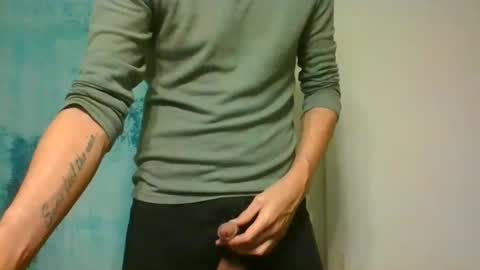 Snapshot of guyguy42016 chatting on January 14, 7:48 am troy online show from January 14, 7:48 am