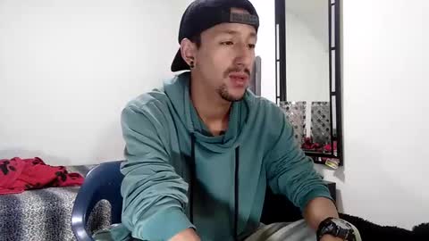 Snapshot of guykarim chatting on January 2, 11:31 am karim online show from January 2, 11:31 am