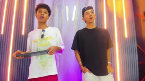 guys_hard_cock online show from April 18, 7:51 pm