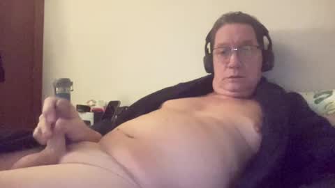 Snapshot of gwashere4u chatting on December 18, 5:15 am gwashere4u online show from December 18, 5:15 am