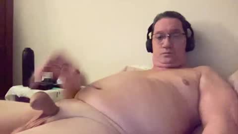 Snapshot of gwashere4u chatting on January 5, 3:53 am gwashere4u online show from January 5, 3:53 am