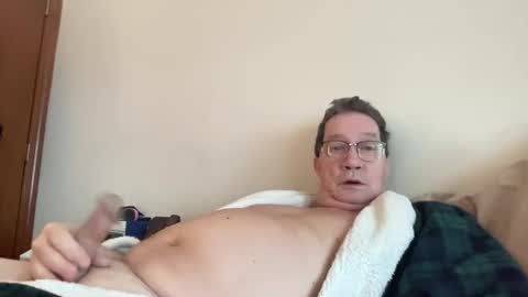 Snapshot of gwashere4u chatting on January 21, 1:54 pm gwashere4u online show from January 21, 1:54 pm