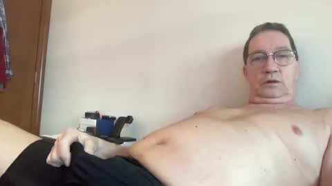 Snapshot of gwashere4u chatting on February 23, 1:21 pm gwashere4u online show from February 23, 1:21 pm