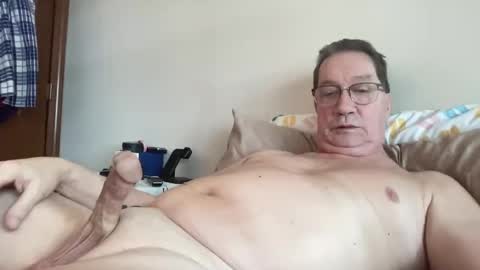 Snapshot of gwashere4u chatting on February 24, 1:42 pm gwashere4u online show from February 24, 1:42 pm