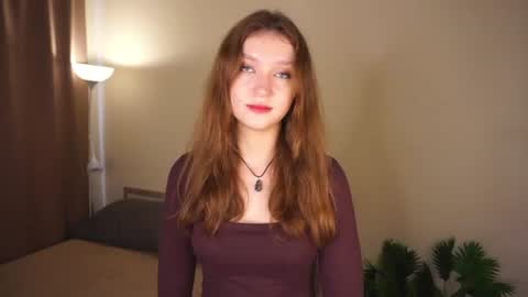 Snapshot of gwennielove chatting on June 16, 4:26 am Molly online show from June 16, 4:26 am