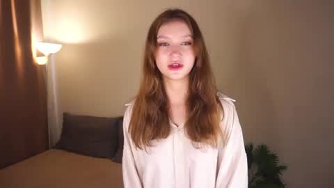 Snapshot of gwennielove chatting on June 22, 5:26 am Molly online show from June 22, 5:26 am