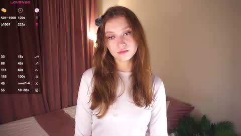 Snapshot of gwennielove chatting on July 1, 5:23 pm Molly online show from July 1, 5:23 pm
