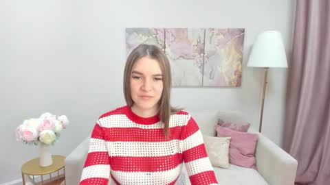 Snapshot of gwensmitt chatting on November 6, 12:11 am gwensmitt online show from November 6, 12:11 am