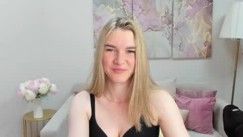 gwensmitt online show from July 9, 9:41 pm