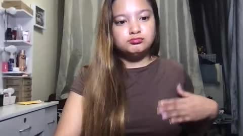 Snapshot of gwyneth2001 chatting on March 20, 4:50 am Im Gwyneth From Philippines pinkheart69 online show from March 20, 4:50 am