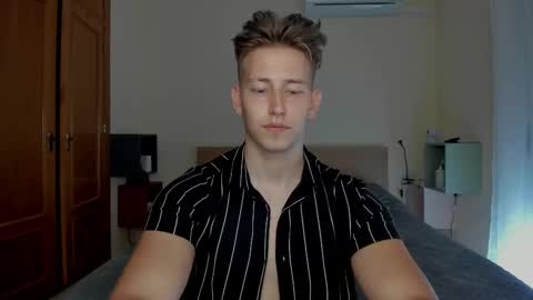 Oliver online show from February 16, 4:42 pm