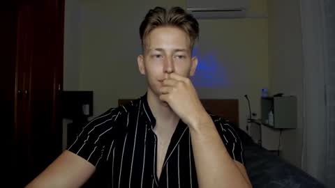 Oliver online show from February 16, 7:49 pm