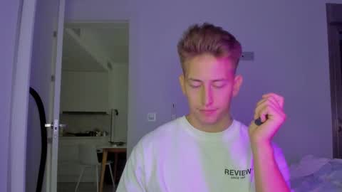 Oliver online show from December 21, 3:52 pm