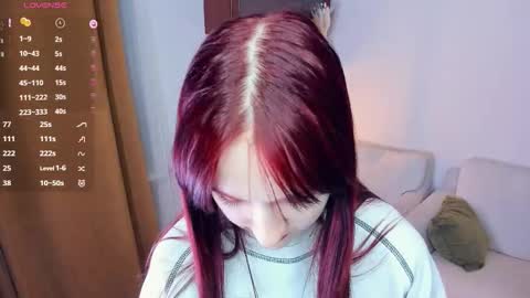 Kelly  Lilly online show from February 7, 6:55 pm