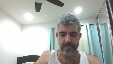 h0nest84 online show from December 17, 5:29 am