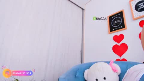 Snapshot of h0ney__p0t chatting on December 18, 7:08 pm Margareth Stallion online show from December 18, 7:08 pm