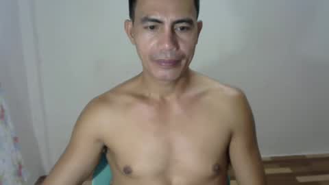 Snapshot of h0t2xh0ry chatting on December 9, 11:04 am Rue online show from December 9, 11:04 am