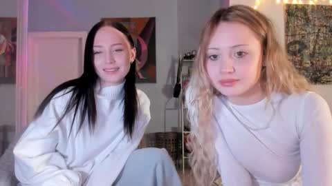 Ashleyblonde Ellies brunnette online show from December 16, 11:54 pm