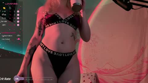 Snapshot of h2h0e chatting on February 13, 7:10 pm Lana online show from February 13, 7:10 pm