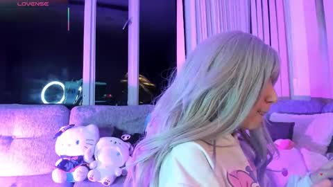 Hello Kitty online show from February 27, 9:20 am