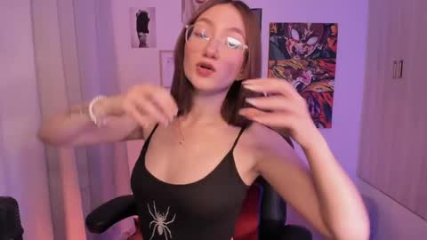 Snapshot of haanna_thompsoon chatting on May 7, 2:39 am haanna_thompsoon online show from May 7, 2:39 am