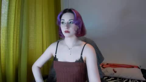 Snapshot of hadley_mills chatting on May 4, 10:33 am hadley online show from May 4, 10:33 am