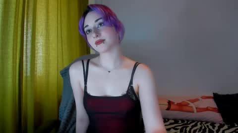 Snapshot of hadley_mills chatting on May 6, 2:00 pm hadley online show from May 6, 2:00 pm