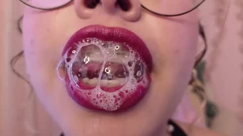 Haely online show from June 4, 11:55 pm