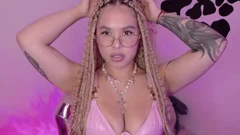 Haely online show from July 12, 1:51 am
