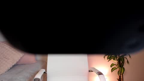 Hailey online show from February 6, 1:38 am