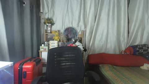 Snapshot of hailey_sweetcum77 chatting on September 28, 10:31 am hailey_sweetcum77 online show from September 28, 10:31 am