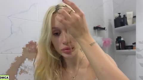 Snapshot of hailey_would chatting on October 21, 10:10 pm hailey_would online show from October 21, 10:10 pm