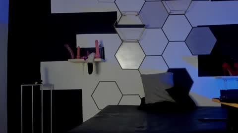 haileycat_ online show from January 12, 7:21 am