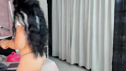 Snapshot of haileyduke chatting on October 3, 12:13 pm Hailey online show from October 3, 12:13 pm