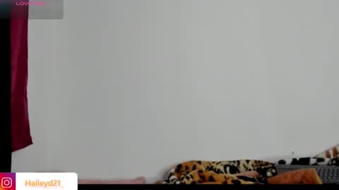 Snapshot of haileyduke chatting on January 5, 10:46 pm Hailey online show from January 5, 10:46 pm