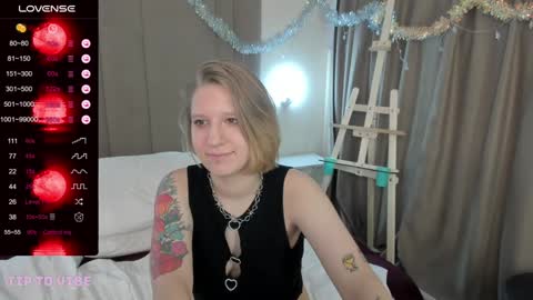 Snapshot of haileyfoxy chatting on February 2, 8:24 am Hailey online show from February 2, 8:24 am