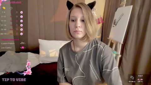 Snapshot of haileyfoxy chatting on March 1, 12:23 pm Hailey online show from March 1, 12:23 pm