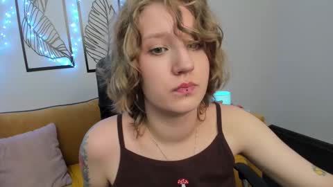 Snapshot of haileyfoxy chatting on September 11, 8:47 am Hailey online show from September 11, 8:47 am