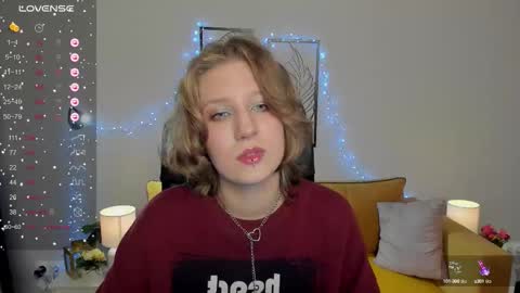 Snapshot of haileyfoxy chatting on October 3, 8:55 am Hailey online show from October 3, 8:55 am