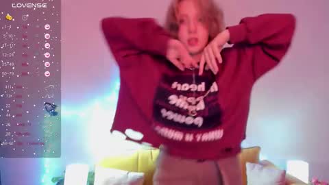 Snapshot of haileyfoxy chatting on October 8, 8:56 am Hailey online show from October 8, 8:56 am