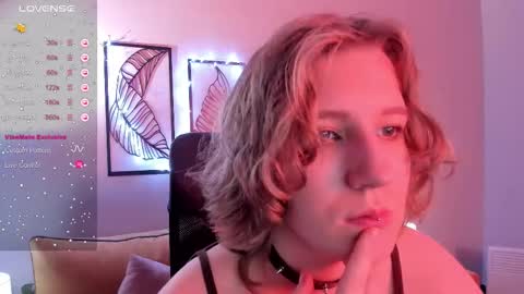 Snapshot of haileyfoxy chatting on October 30, 9:00 am Hailey online show from October 30, 9:00 am