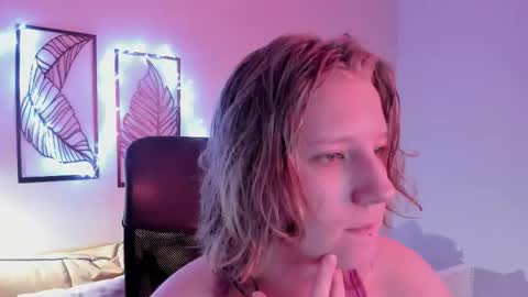 Snapshot of haileyfoxy chatting on November 21, 9:30 am Hailey online show from November 21, 9:30 am