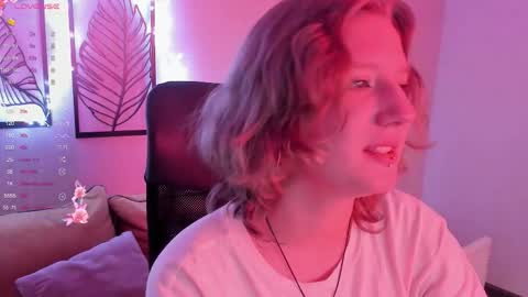 Snapshot of haileyfoxy chatting on November 24, 9:09 am Hailey online show from November 24, 9:09 am