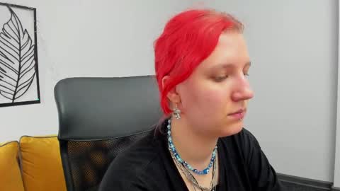 Snapshot of haileyfoxy chatting on April 27, 11:52 am Hailey online show from April 27, 11:52 am